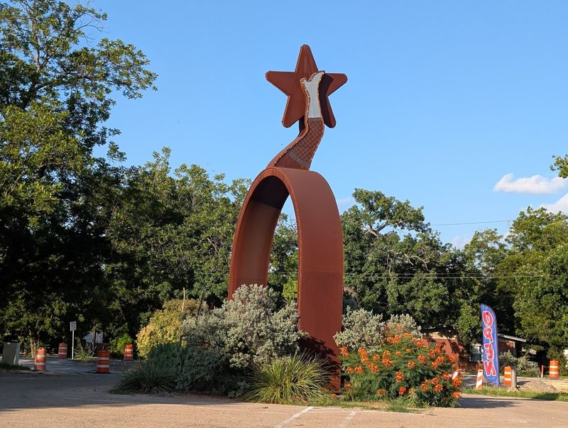 World's Largest Spur (Lampasas) World's Largest Spur (Lampasas)