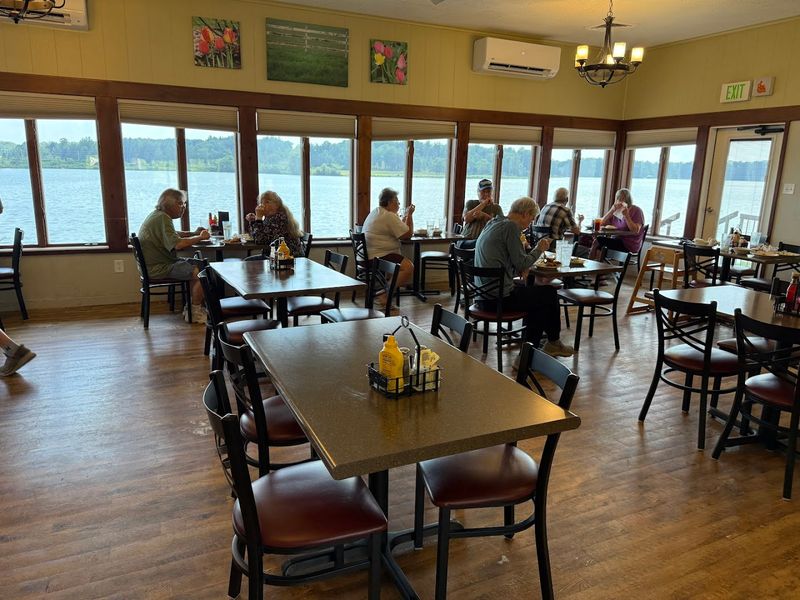 Stoll’s Lakeview Restaurant (Loogootee)