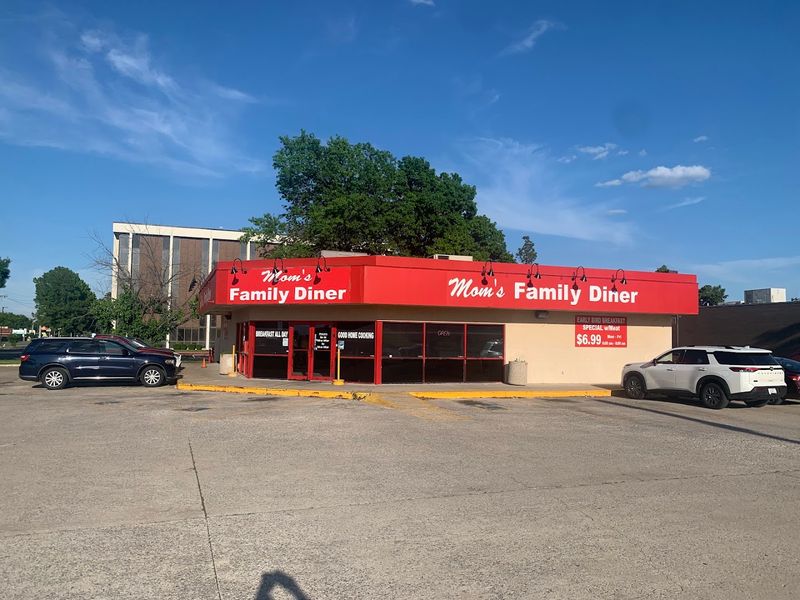 Mom’s Family Diner (Tulsa) Mom’s Family Diner (Tulsa)