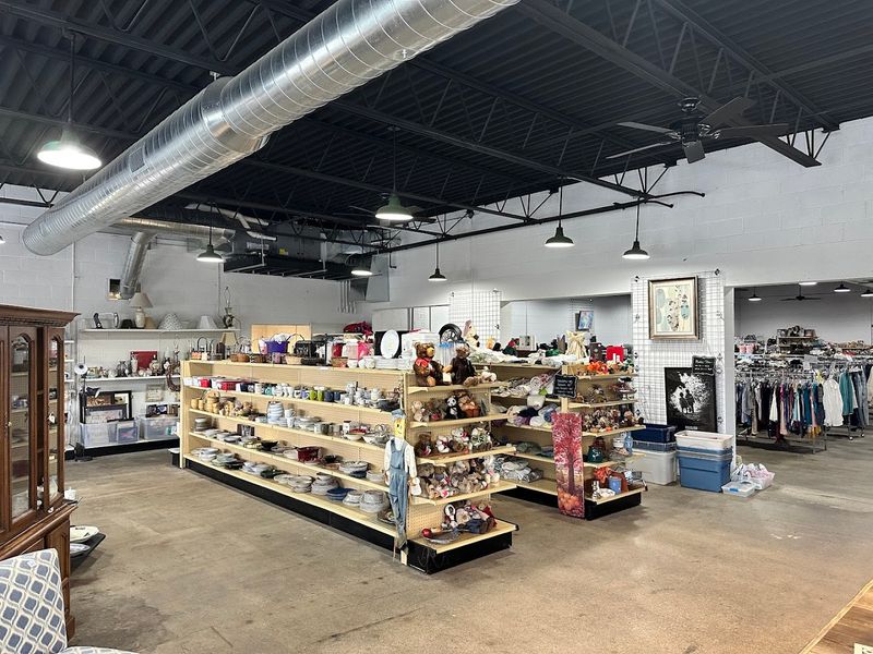Yada Yada Resale, Ludington