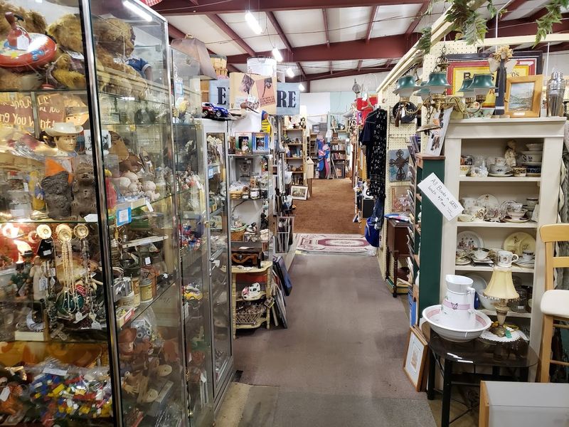 Foothills Flea Market & Antiques (Fort Collins) Foothills Flea Market & Antiques (Fort Collins)