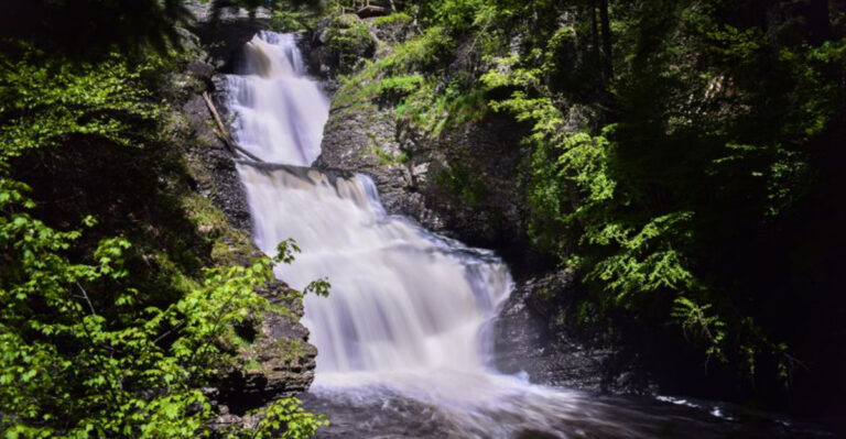 A 70,000-Acre River Valley on the Pennsylvania Border Has Swimming Holes, Waterfalls, and Hardly Any Crowds on Weekdays