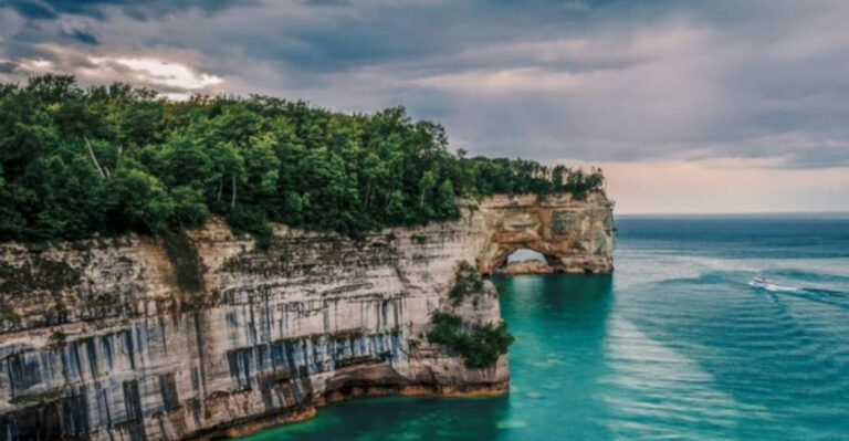 A Breathtaking Michigan Route Connects Two Charming Towns And The Beauty Of Pictured Rocks