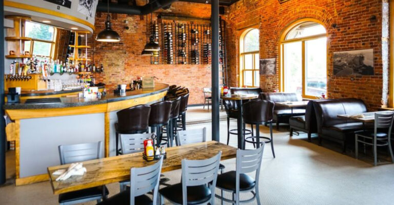A Hungry Michigan Traveler’s Guide To 13 Must-Try Marquette Restaurants