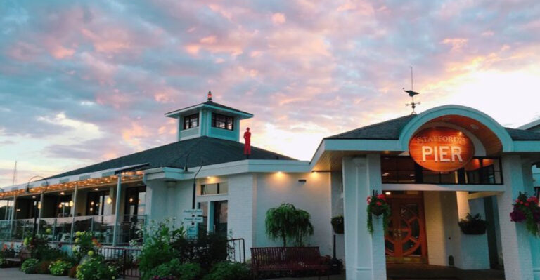 A Lakeside Feast Awaits At These 14 Michigan Seafood Favorites