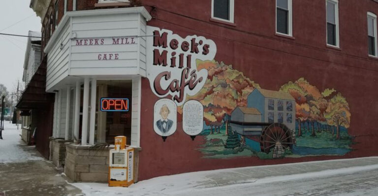 A Small-Town Michigan Café Keeps Crowds Coming Back For French Toast