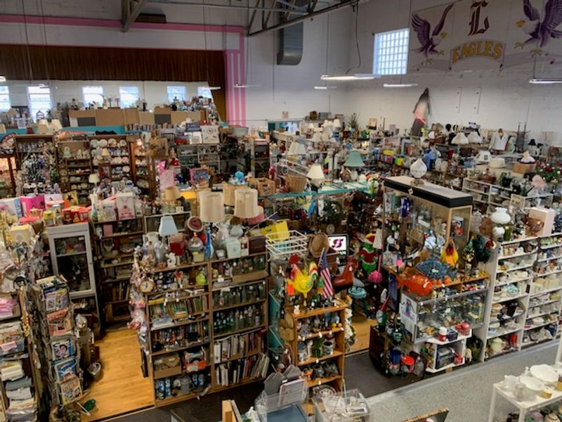 Pink Elephant Antique Mall (Livingston) Pink Elephant Antique Mall (Livingston)
