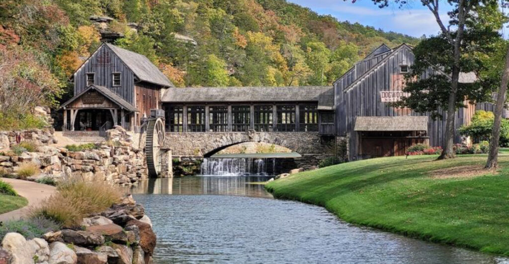 Bucket-List-Worthy Experiences Await on These 7 Incredible Missouri Day Trips