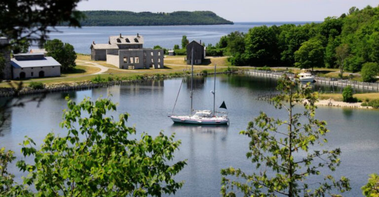 Craving Silence? 11 Lakeside Michigan Spots That Feel Miles From Everything