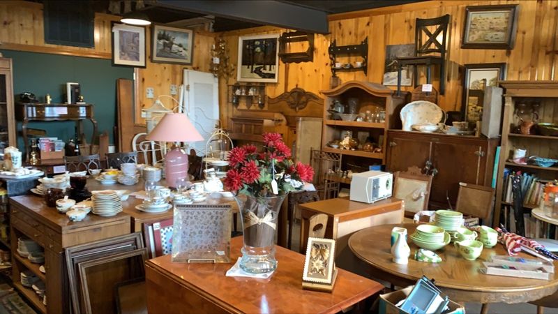 La Grange Park Antique Mall (La Grange Park) La Grange Park Antique Mall (La Grange Park)