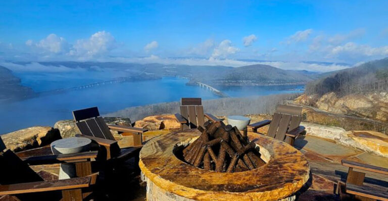 Dining Feels Like A Vacation At This Dreamy Tennessee Destination