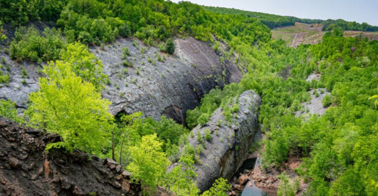 Discover 15 Stunning Rocky Destinations Across Pennsylvania