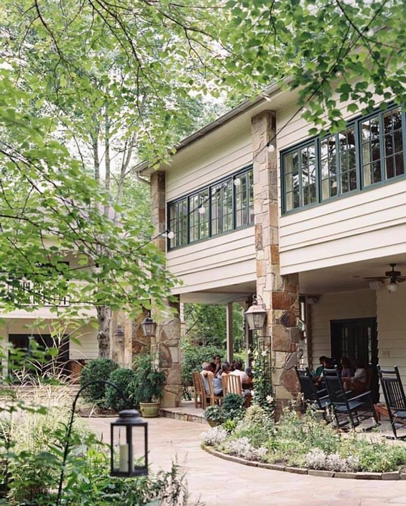 Outdoor Spaces Turn A Meal Into An Evening