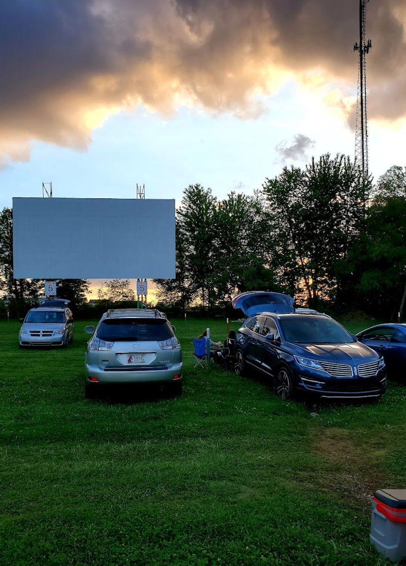 The Double-Feature Rhythm That Changes the Night