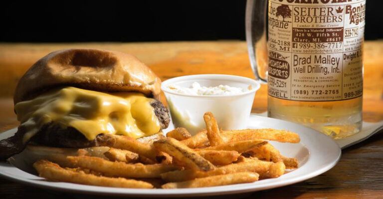 Foodies Drive For Miles To Try The Legendary Burgers At This Rustic Michigan Stop