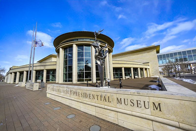 Abraham Lincoln Presidential Library and Museum (Springfield) Abraham Lincoln Presidential Library and Museum (Springfield)
