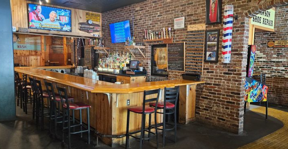 Generations of Pizza Lovers Have Gathered at These 10 Missouri Restaurants