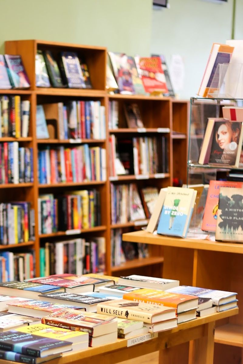 Middles Used Books (Evanston)