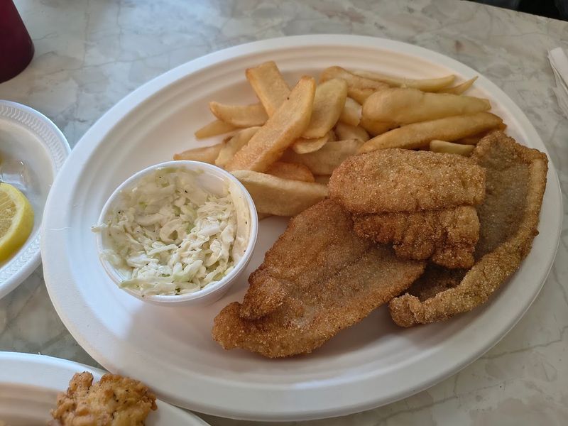 Granny Fishes' House — Wartrace