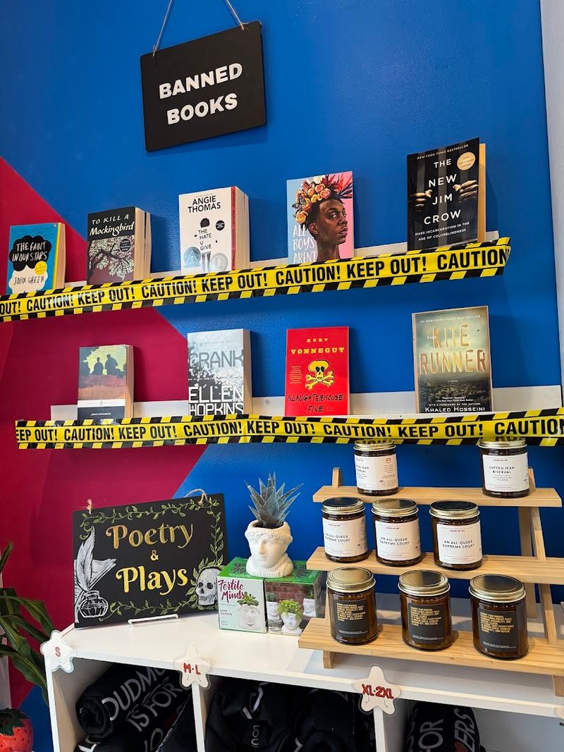 How to Browse Loudmouth Books Without Rushing It