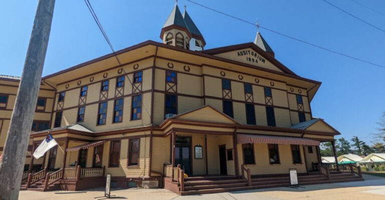 Inside New Jersey’s Grand Wooden Marvel Built by Shipbuilders in 1894