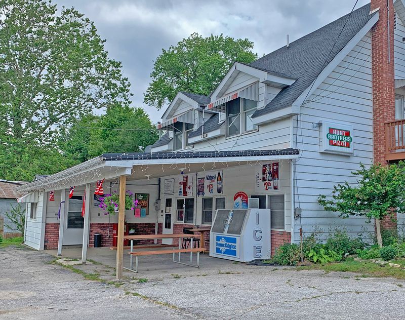 The Fill Inn Station (Batchtown)