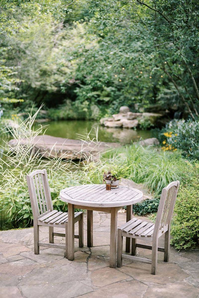 A Wooded Setting That Makes Dinner Feel Special