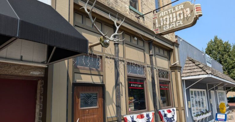 Near Lake Michigan, This Pentwater Spot Is Known for Legendary Wings and Laid-Back Summer Nights