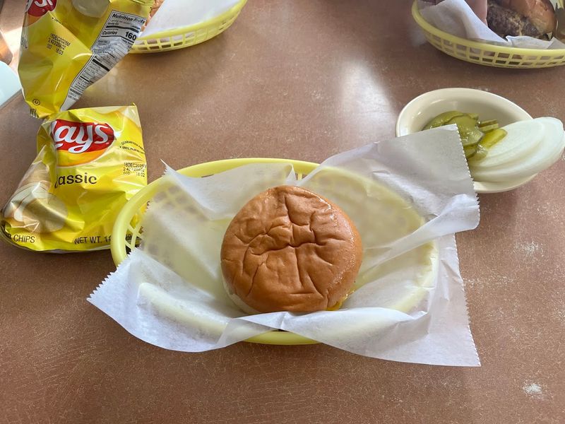 The Cheeseburger That Needs No Extras The Cheeseburger That Needs No Extras