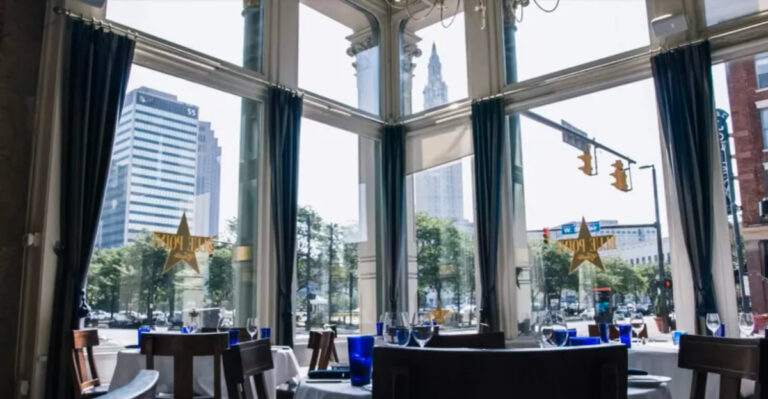 One Of Ohio’s Best Dining Destinations Is Perfect For Seafood Lovers