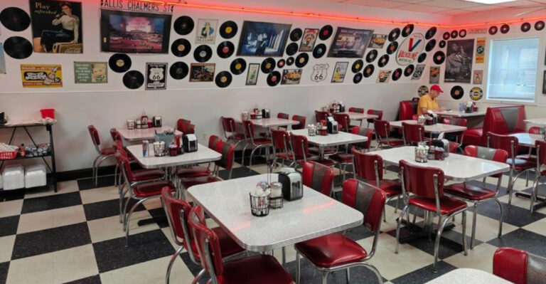 People Drive From All Over Illinois for the Homemade Breakfast at This Humble Diner