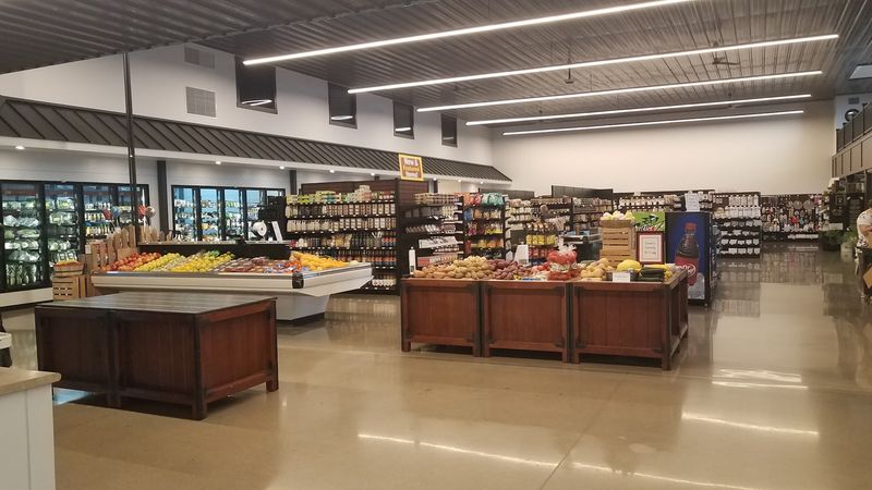 A Bright Market With More Going On Than the Roadside Suggests