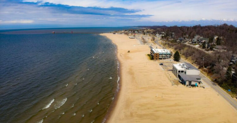 Slow Down In These 8 Michigan Small Towns Made For Wandering