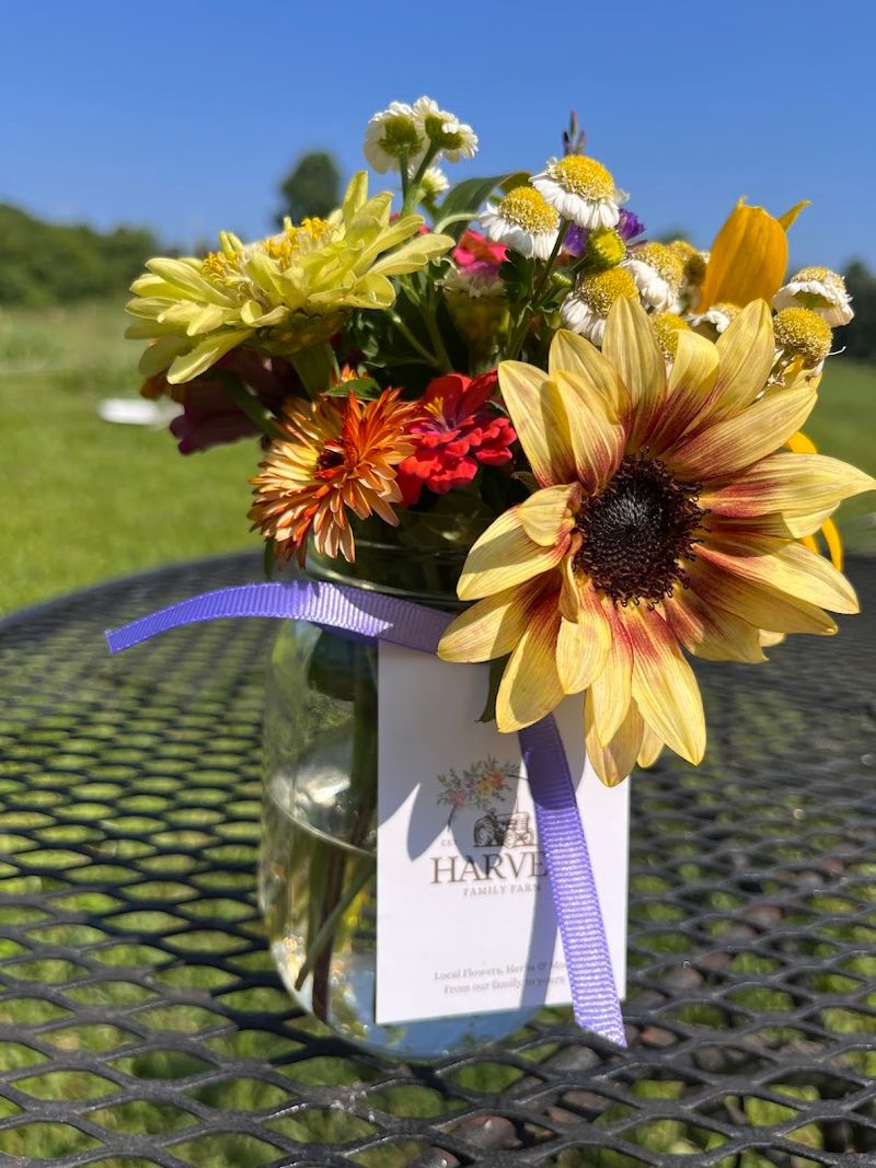 Grab-And-Go Option For Quick Flower Fixes Grab-And-Go Option For Quick Flower Fixes