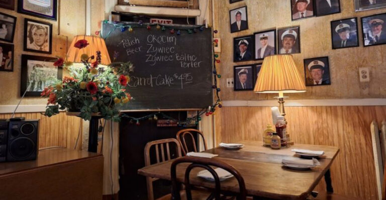 Sunday Dinner Energy Takes Over 14 Michigan Restaurants That Locals Never Quit