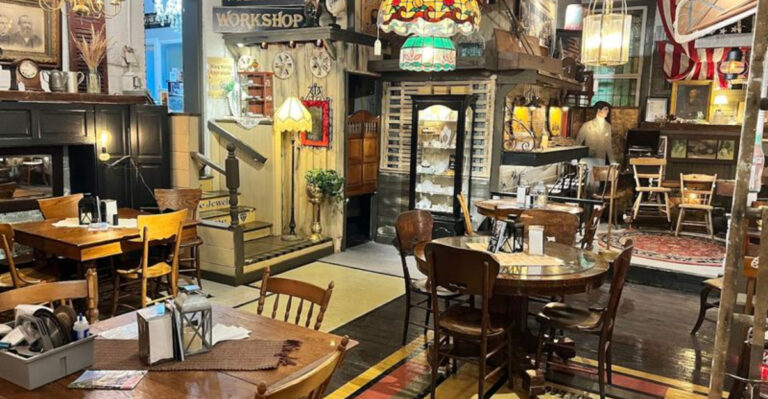 The Huge Antique Shop In Pennsylvania Where You Can Lose Yourself For Hours