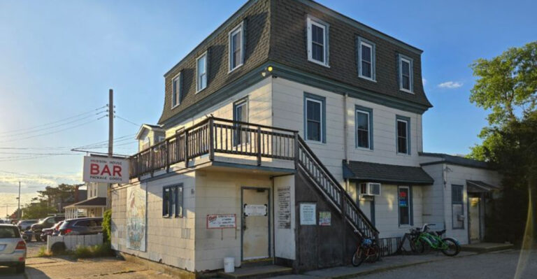 The Quirky New Jersey Dive Bar Where Pool, Pinball, And Cold Drinks Still Rule