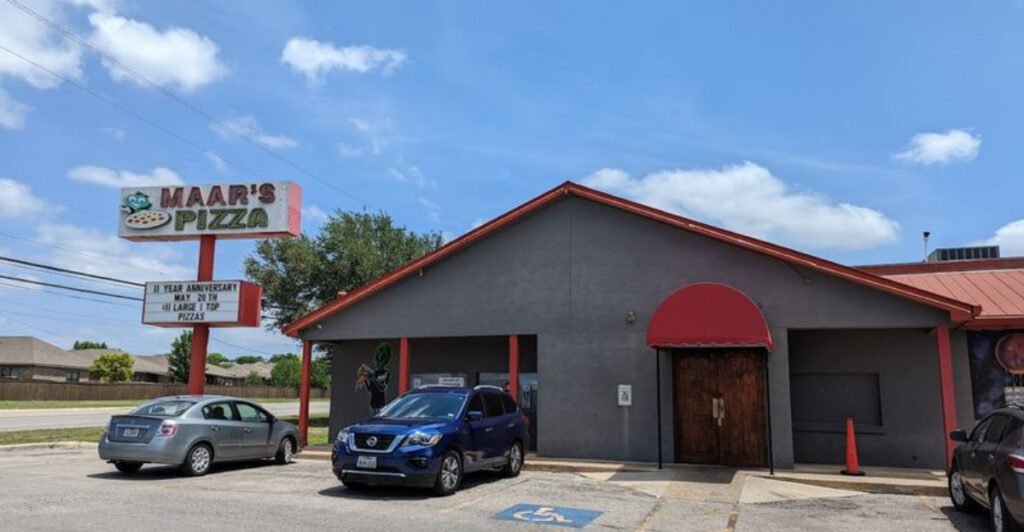 The Whole Family Needs To Experience This Awesome Space-Themed Texas Restaurant