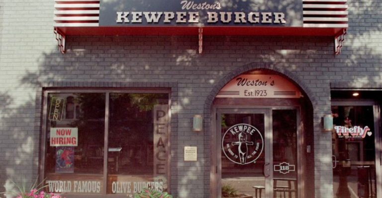 These 12 Michigan Fast Food Restaurants Take Burgers and Fries Seriously