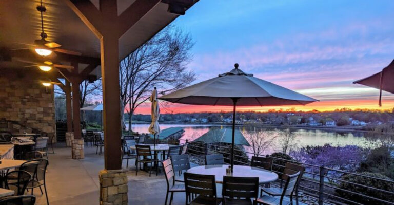 These 12 Tennessee Restaurants Serve Incredible Meals With Even Better Views
