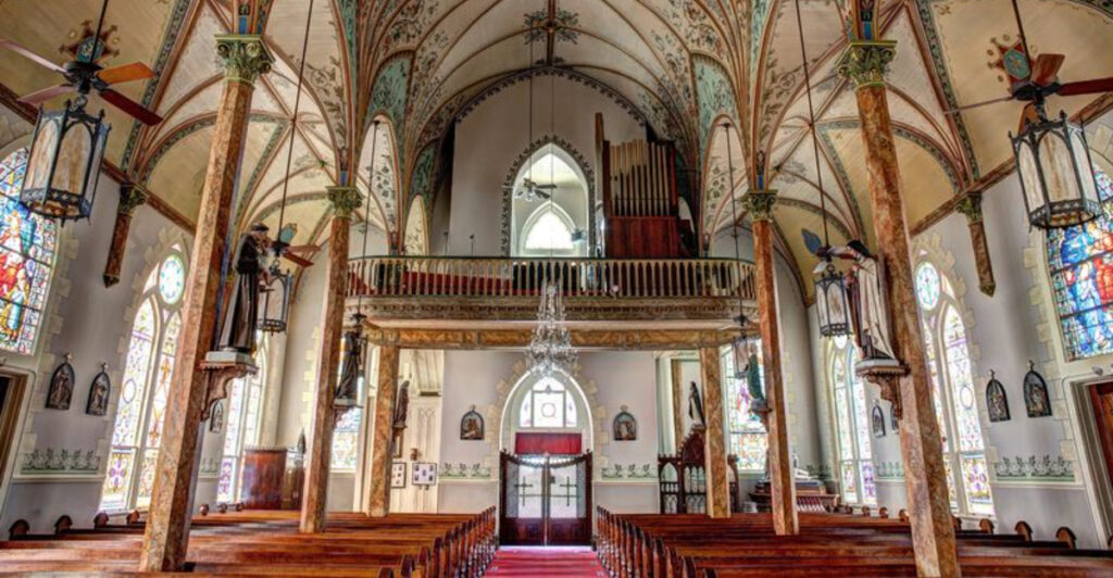 These 8 Texas Churches Range From Tiny Painted Chapels to Jaw-Dropping Cathedrals
