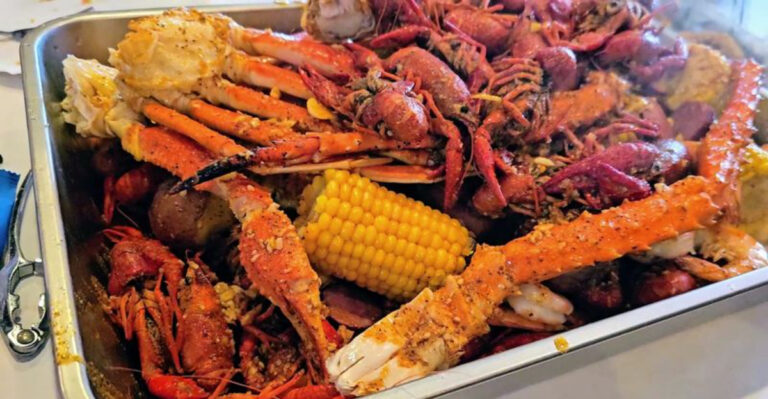 These 8 Texas Seafood Buffets Turn Dinner Into a Gulf Coast Feast