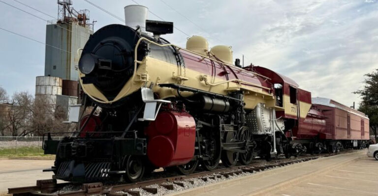These Scenic Texas Train Rides Take You Through Pine Forests, Hill Country, and Beyond