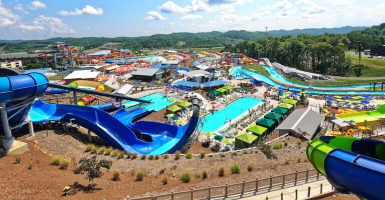 These Tennessee Waterparks Are So Fun, You’ll Never Want Summer To End