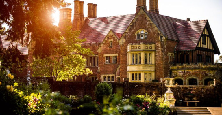 This 500-Year-Old Castle Was Taken Apart in England and Reassembled in Washington State Where It Still Stands