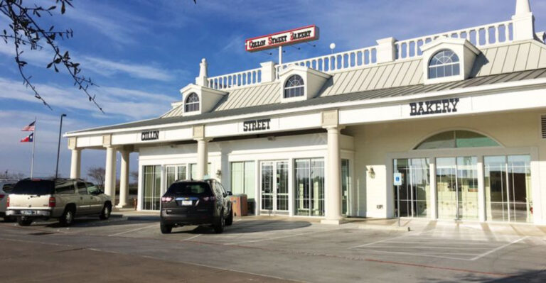 This Century-Old Texas Bakery Still Serves Family Recipes For Cakes And Pastries