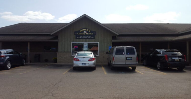 This Charming Michigan Amish Market Feels Like Stepping Into A Hidden World