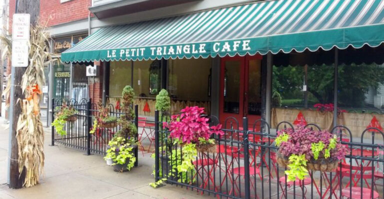 This Charming Parisian-Themed Brunch Spot In Ohio Is Famous For Its Magical Omelet
