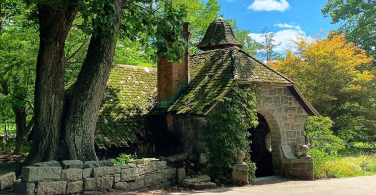 This Dreamy New Jersey State Park Looks Like It Was Plucked From A Storybook