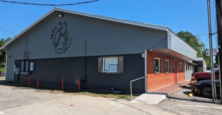 This Legendary Texas Eatery Serves Chicken And Dumplings Worth Bragging About